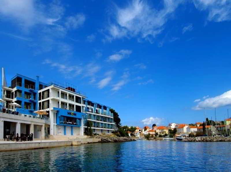 Maxim Hotel 4*