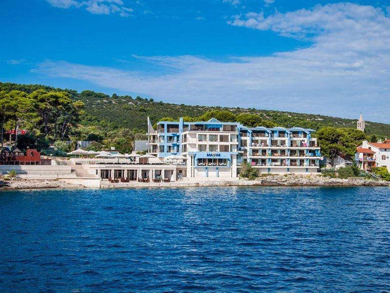 Maxim Hotel Bozava