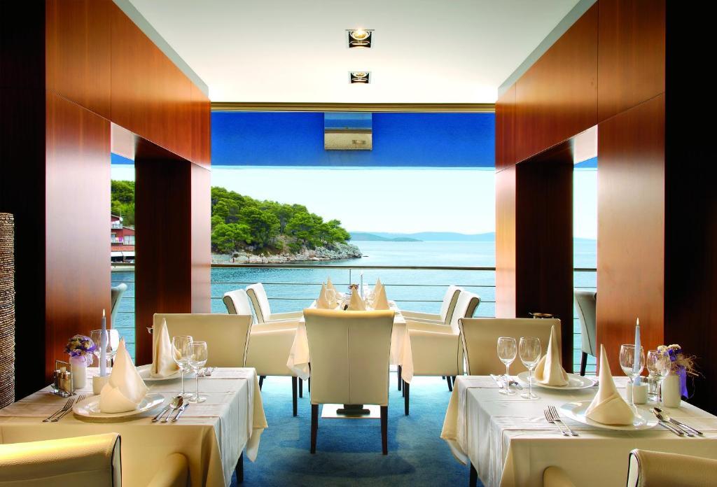 Maxim Hotel Bozava
